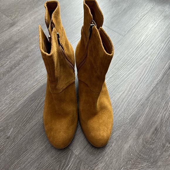 Koolaburra by UGG Tan Brown Suede Ankle
Boots Womens Sz 9 - Picture 4 of 11